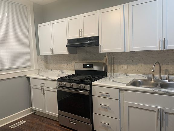 2nd image of 5848 S King Dr #1