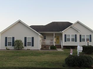 124 Adams Ln, Washington, NC 27889