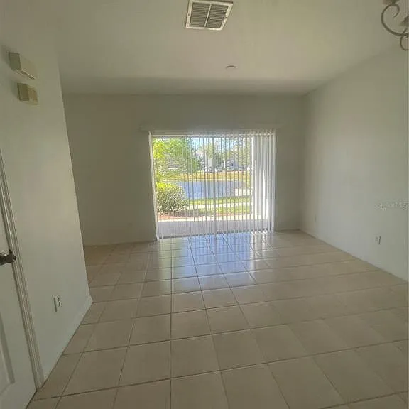 Savannah Wood Dr — Photo 2