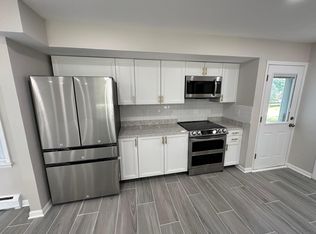 3870 Glen Echo Dr, Brookfield, WI 53005