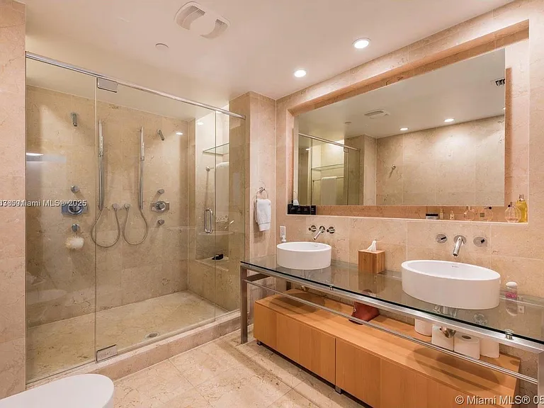 6000 Collins Ave #310 — Photo 10