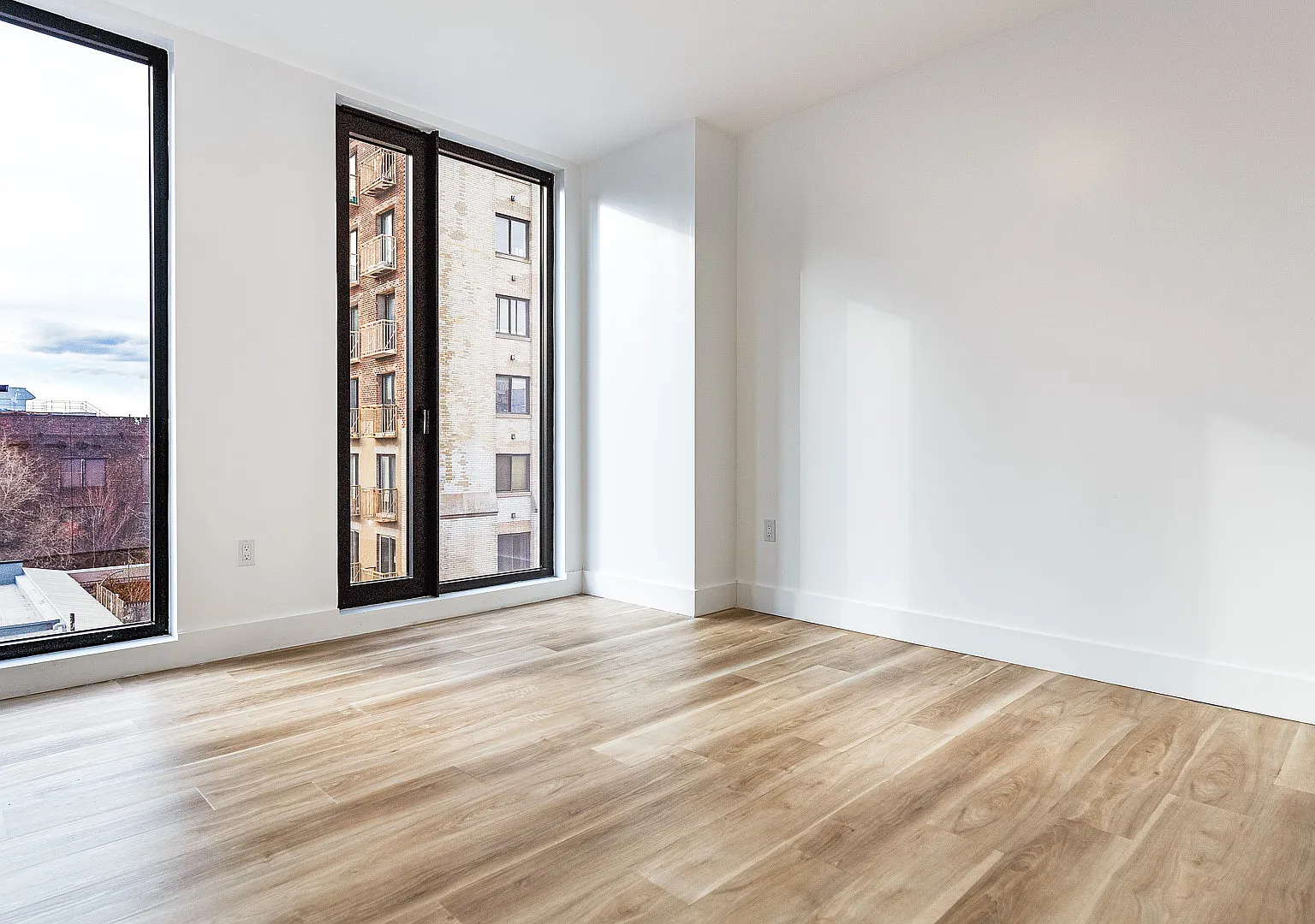 303 Wythe Avenue — Photo 4