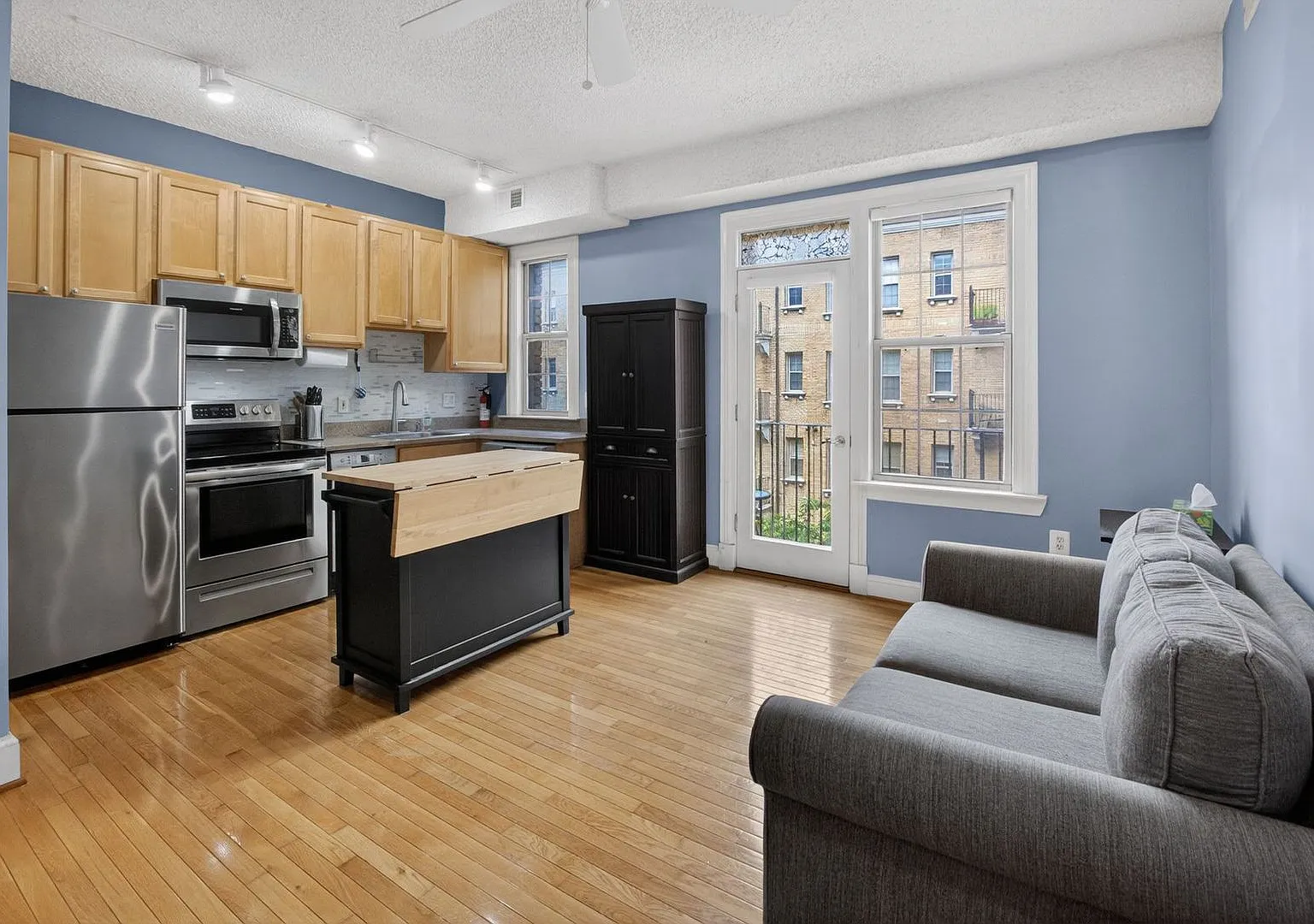 Sunny 1br with Balcony in Columbia Heights! First Month Free! — Photo 1