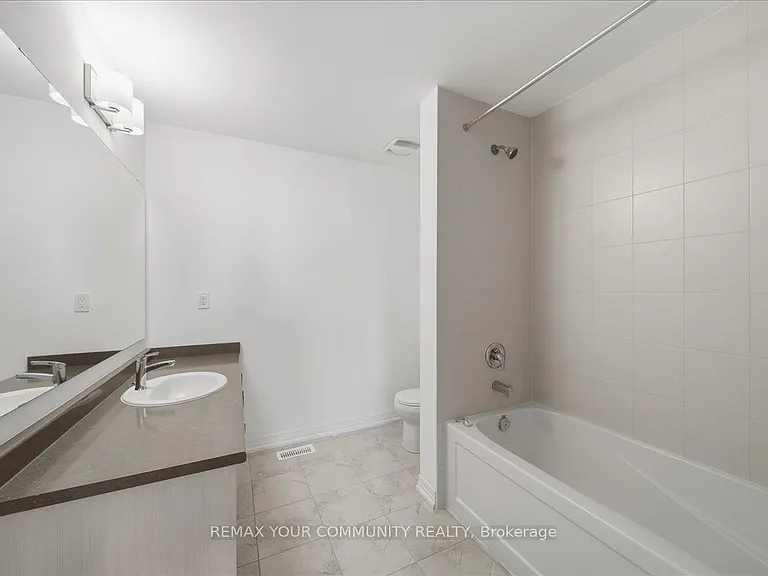 26 Flan Blvd — Photo 12