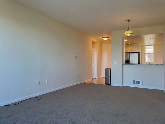 5th image of 501 Crescent Way APT 5307