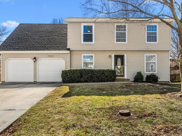 13321 W 112th Ter, Overland Park, KS 66210