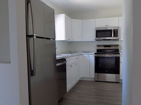 3rd image of 430 Sand Lime Rd
