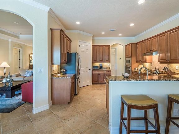 3rd image of 5436 Royal Poinciana Way