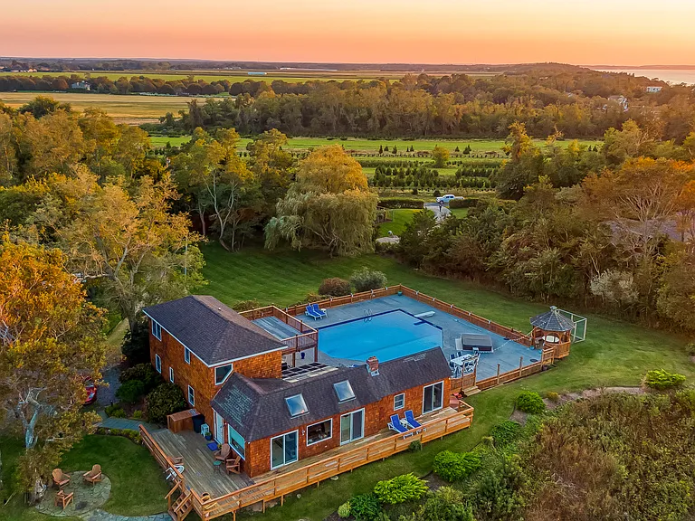 2430 Dignans Rd — Photo 34