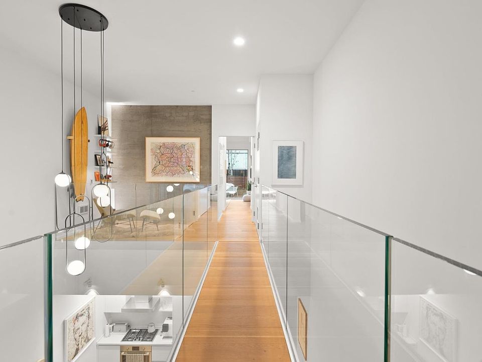 1st image of 450 Hayes St #Townhouse 4
