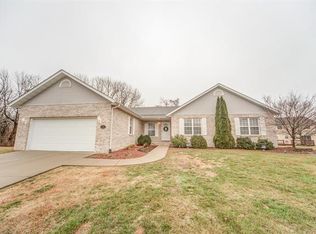 150 Wild Rose Dr, Belleville, IL 62221