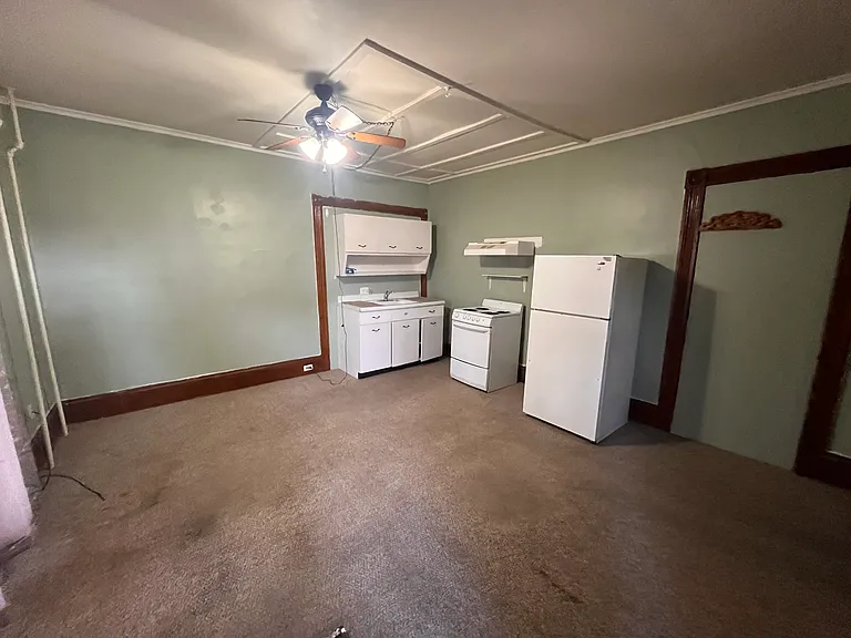 35 King St #1 — Photo 3
