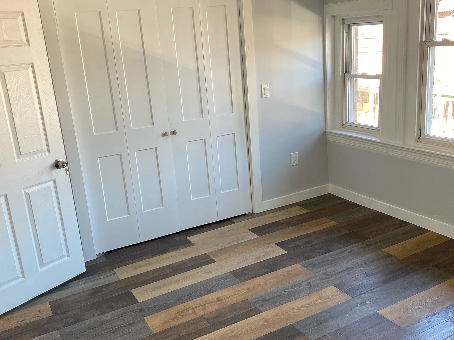 5112 Hazel Ave - 3rd Floor — Photo 2