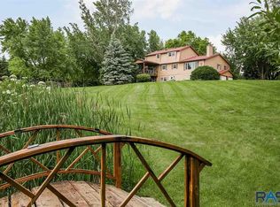 1305 S Barbara Cir, Sioux Falls, SD 57110