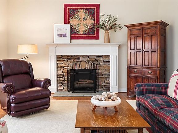 5th image of 7506 Center Grove Ct