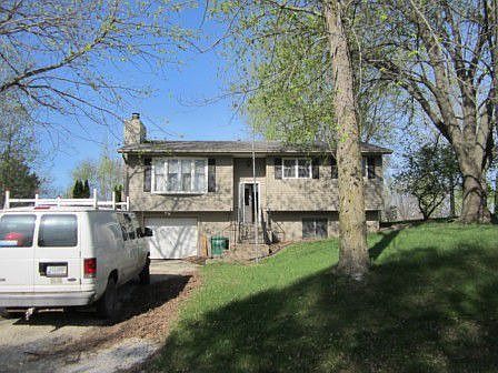 1st image of 210 Dawn St