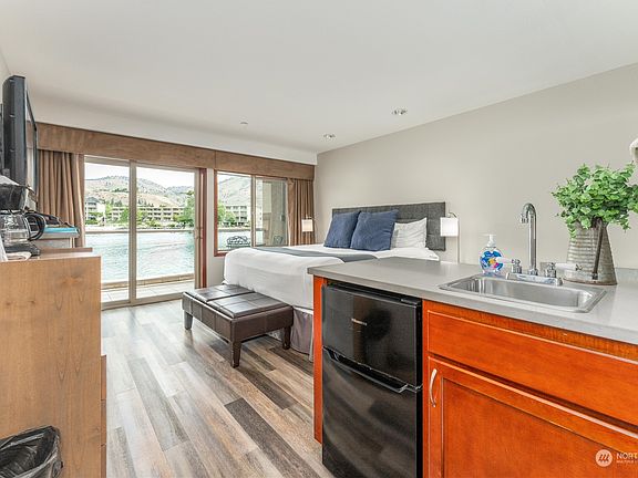 2nd image of 322 W Woodin Avenue #711