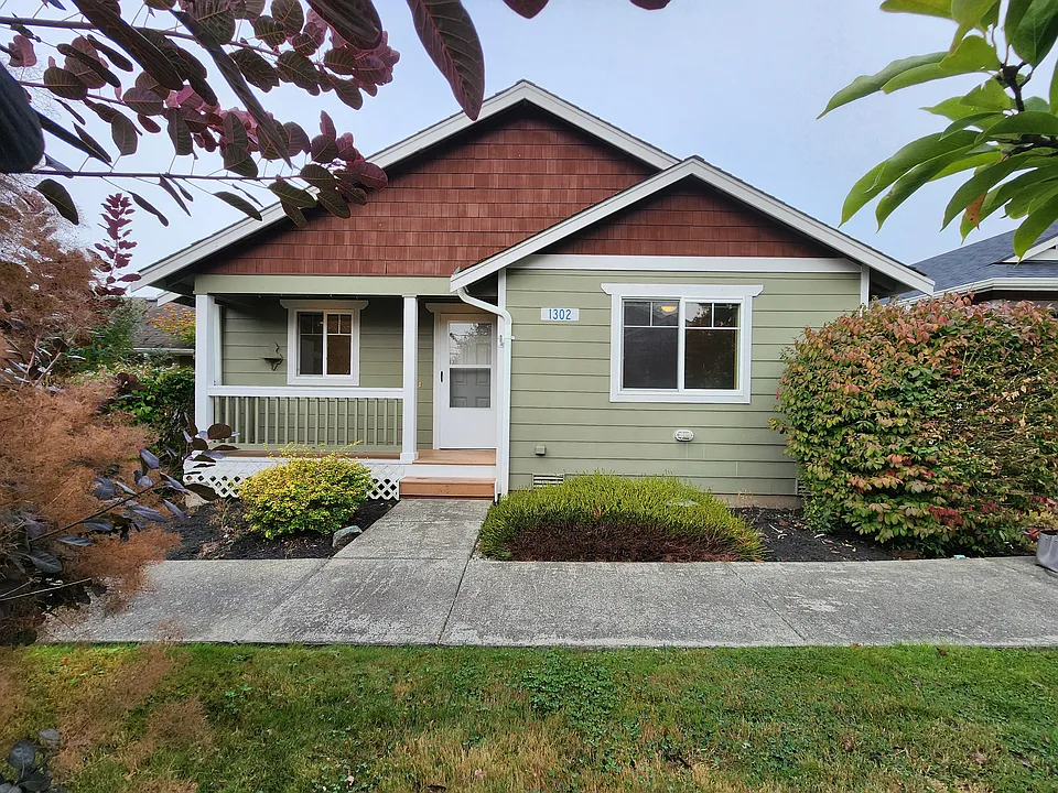 1302 Wildflower Way