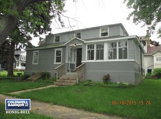 127 Howard St, Geneva, IL 60134