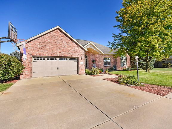 5th image of 1824 Deerfield Dr