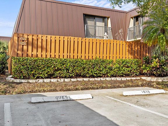 3rd image of 6121 SE Windsong Lane #1016