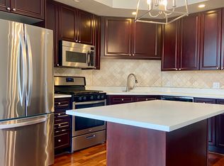 720 W Randolph St APT 1104, Chicago, IL 60661