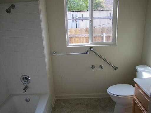 5th image of 8390 Edison Dr