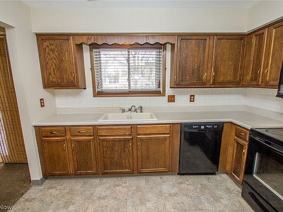 5th image of 8346 Bernice Dr