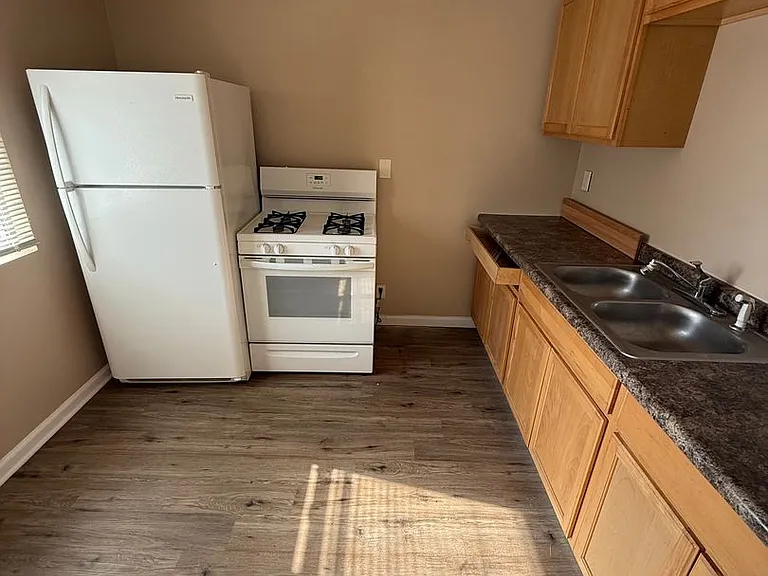 2779 Cooper Dr — Photo 3