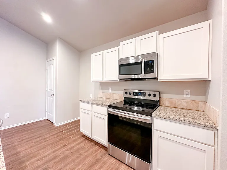 10424 Waverly Ave — Photo 28