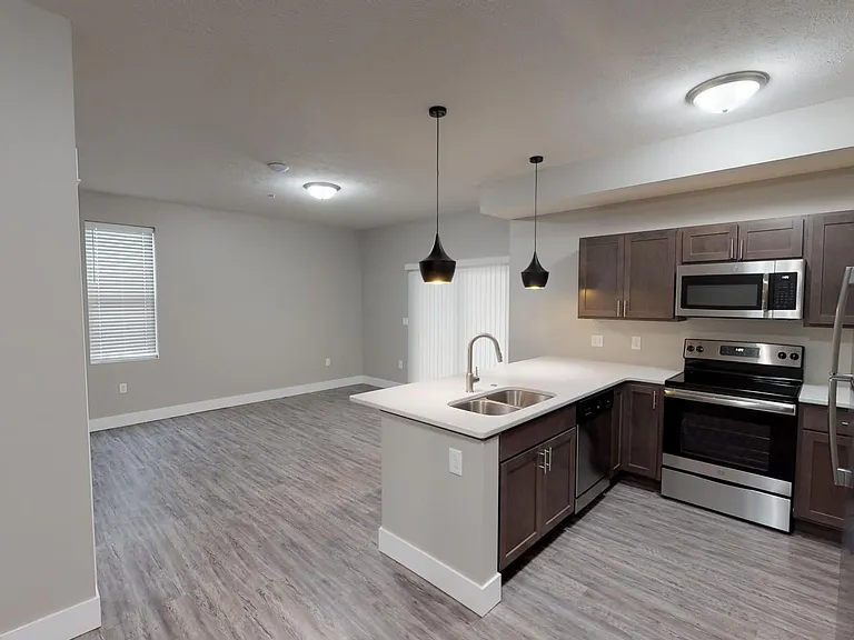 801 W Cedar St — Photo 51