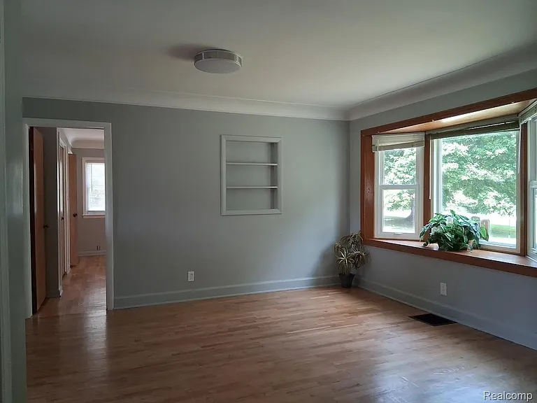 4418 McCandlish Rd — Photo 10