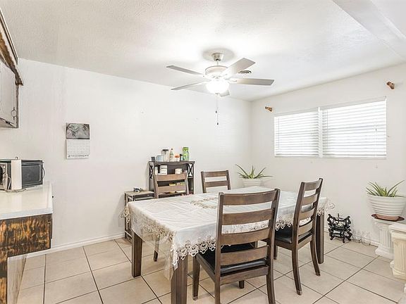 4th image of 2624 SW 64th St