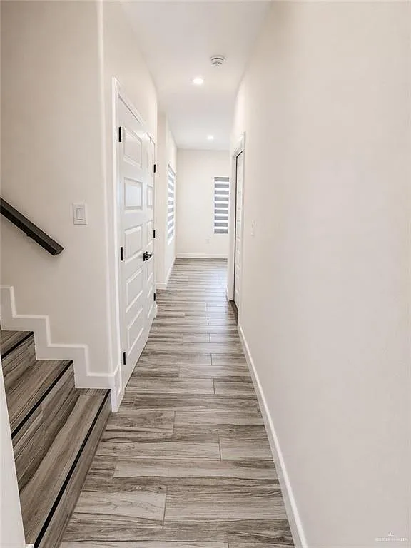 3 bed, 2.5 bath, 1702 sqft, $2,200 — Photo 3