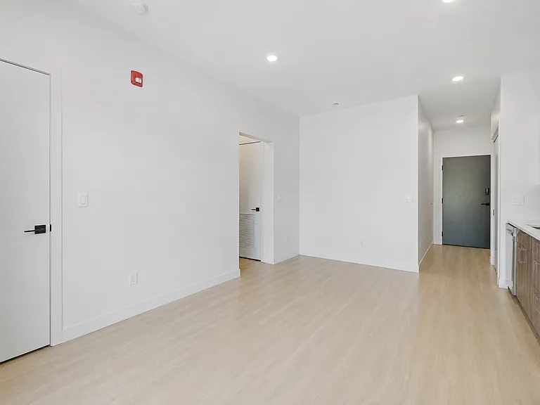 947 W Sunnyside Ave #310 — Photo 7
