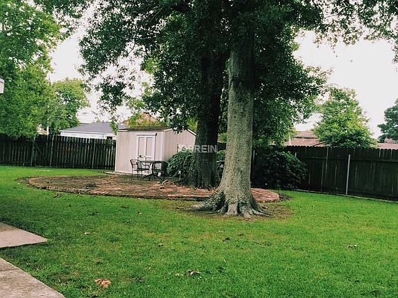 5th image of 9417 Francine Dr