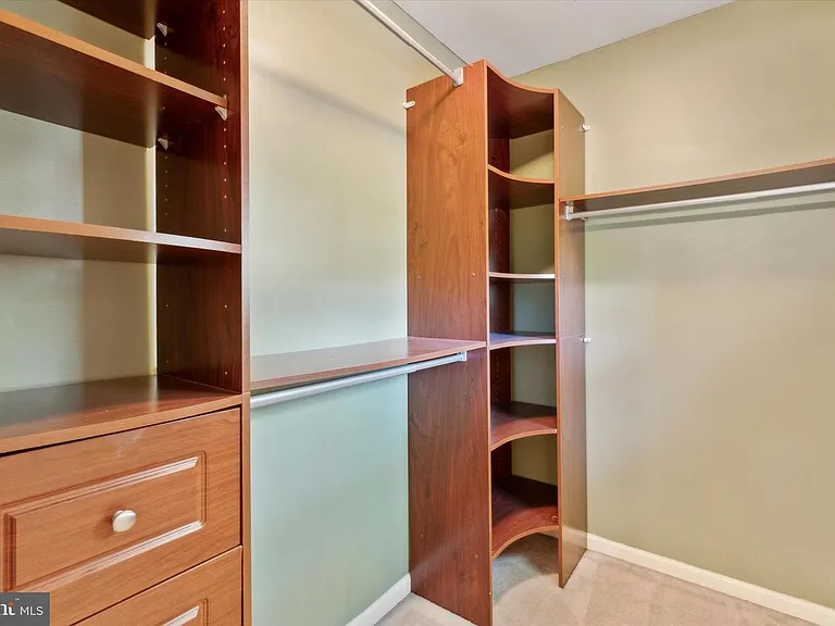 125 Vernon Ct — Photo 36