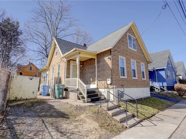 7 Rugraff St, Rochester, NY 14606