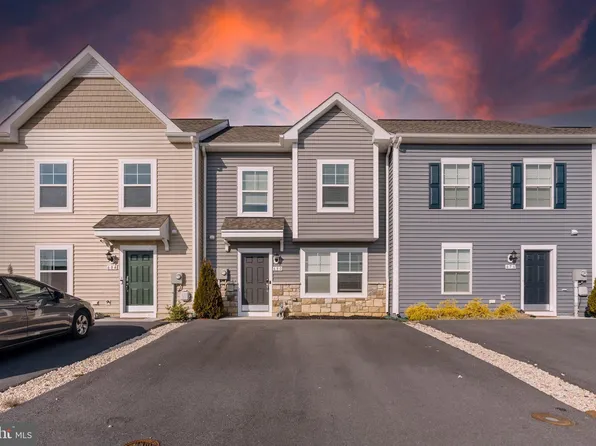 680 Thumper Dr, Ranson, WV 25438