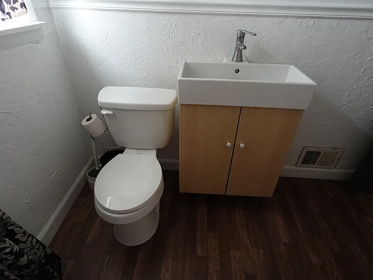 3313 N Locust St — Photo 11