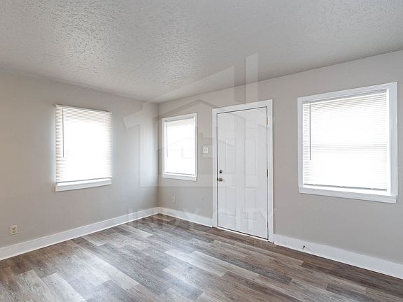 5th image of 2113 Medford Ave
