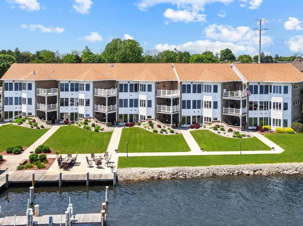 169 S 1st St Unit 6, Winneconne, WI 54986
