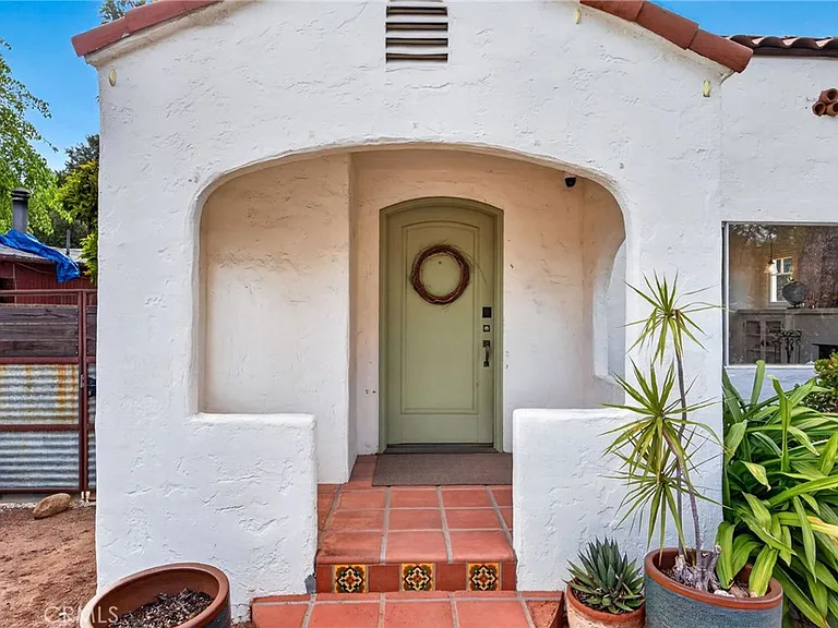 223 S Padre Juan Ave #FRONT — Photo 6