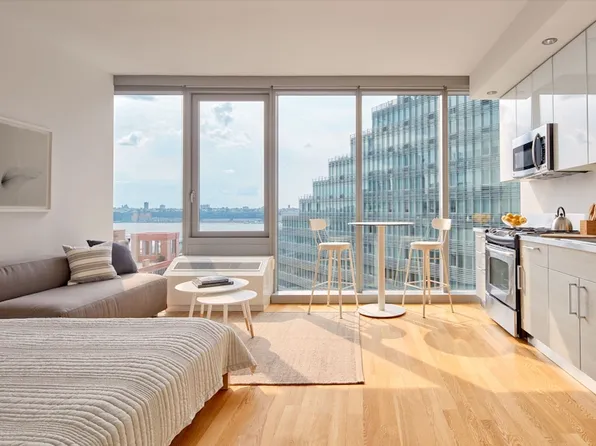 550 West 54th Street image 1 of 30