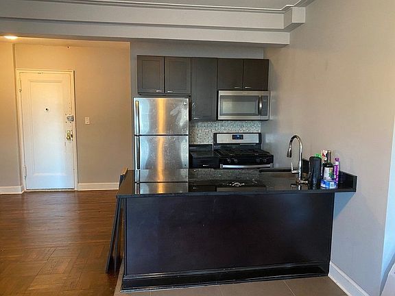 5th image of 990 President St #2GG