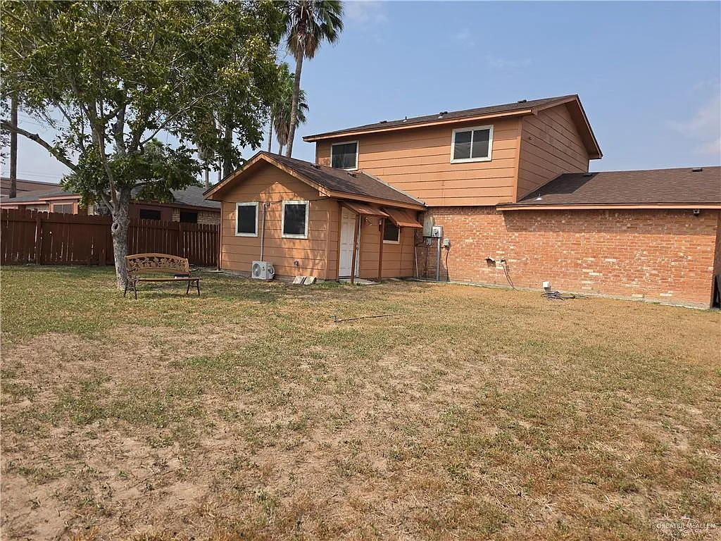 3 bed, 2.0 bath, 1425 sqft, $1,500 — Photo 3