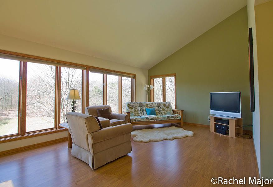 1st image of 3115 Bird Ave NE