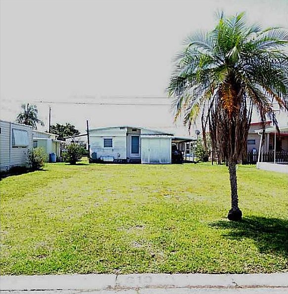 1st image of 610 51st Avenue Dr W