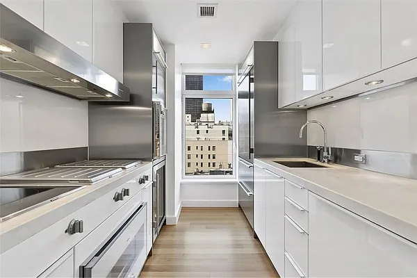 Rented by R New York | media 74