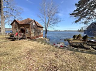 81 Shore Dr, Sabattus, ME 04280